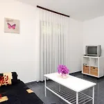 Apartment By The Sea Prigradica, Korcula - 9288 *